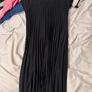 SHEIN Black Pleated Maxi Dress